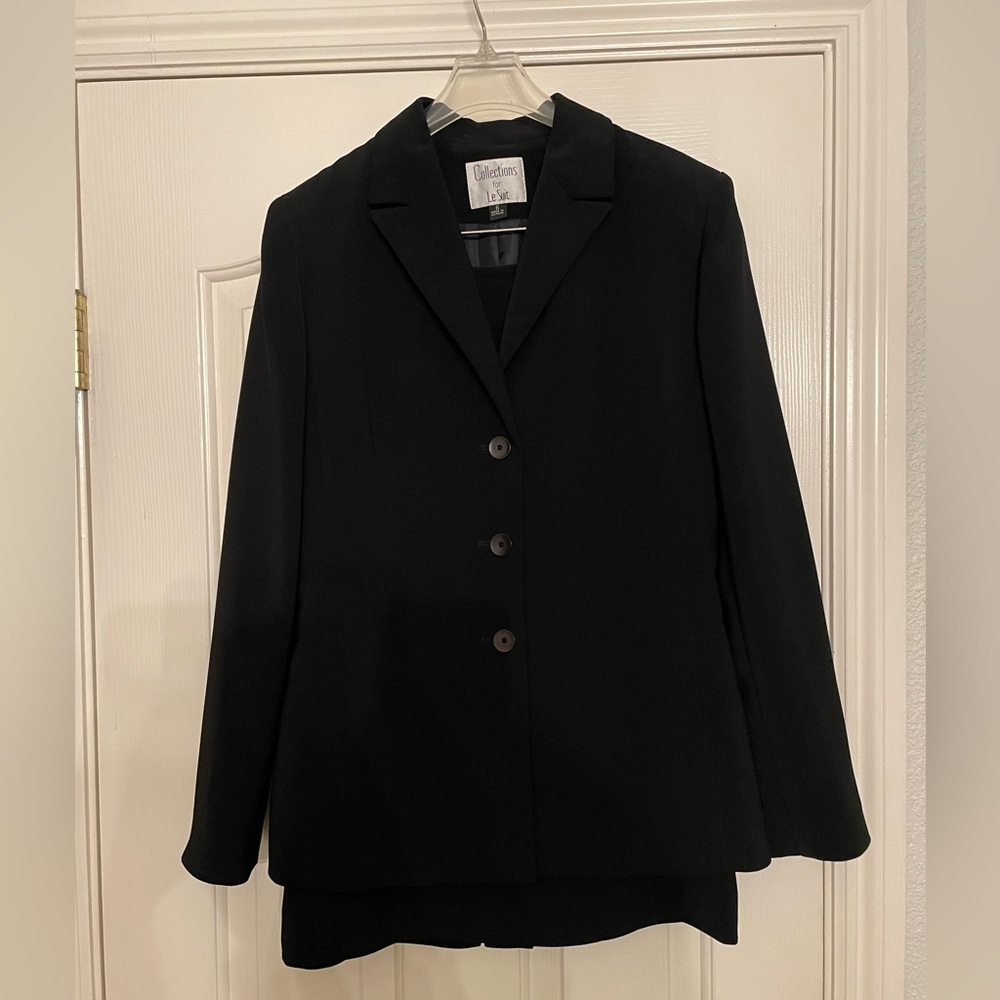 Le Suit Skirt Suit